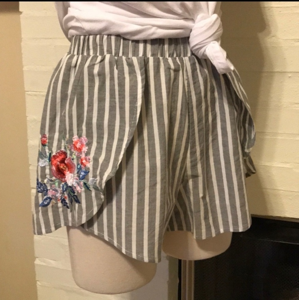 Peach Love CA shorts NWT